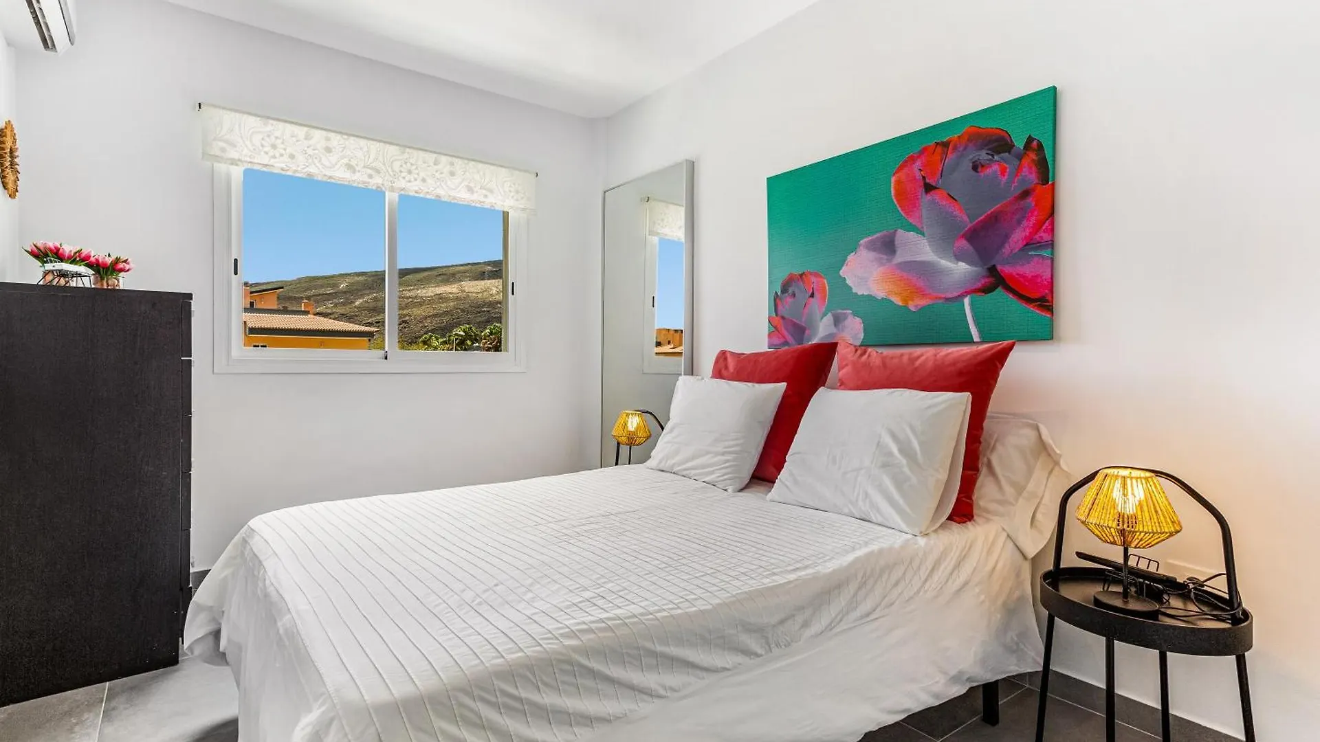 Apartment Roof Terrace, Pool Near Beach Guimar